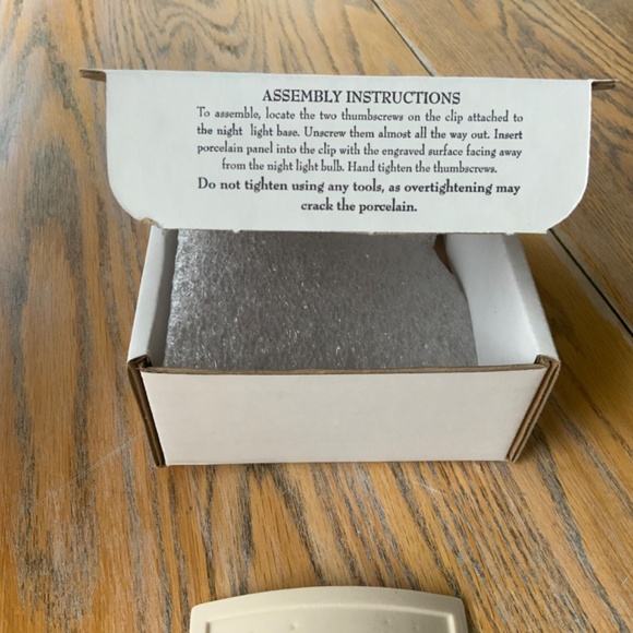 PORCELAIN GARDEN Lithophane night light fairy on moon/New in box - Picture 4 of 6